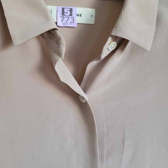 Everlane The Boxy Shirt in Washable Silk - Picture 10 of 16